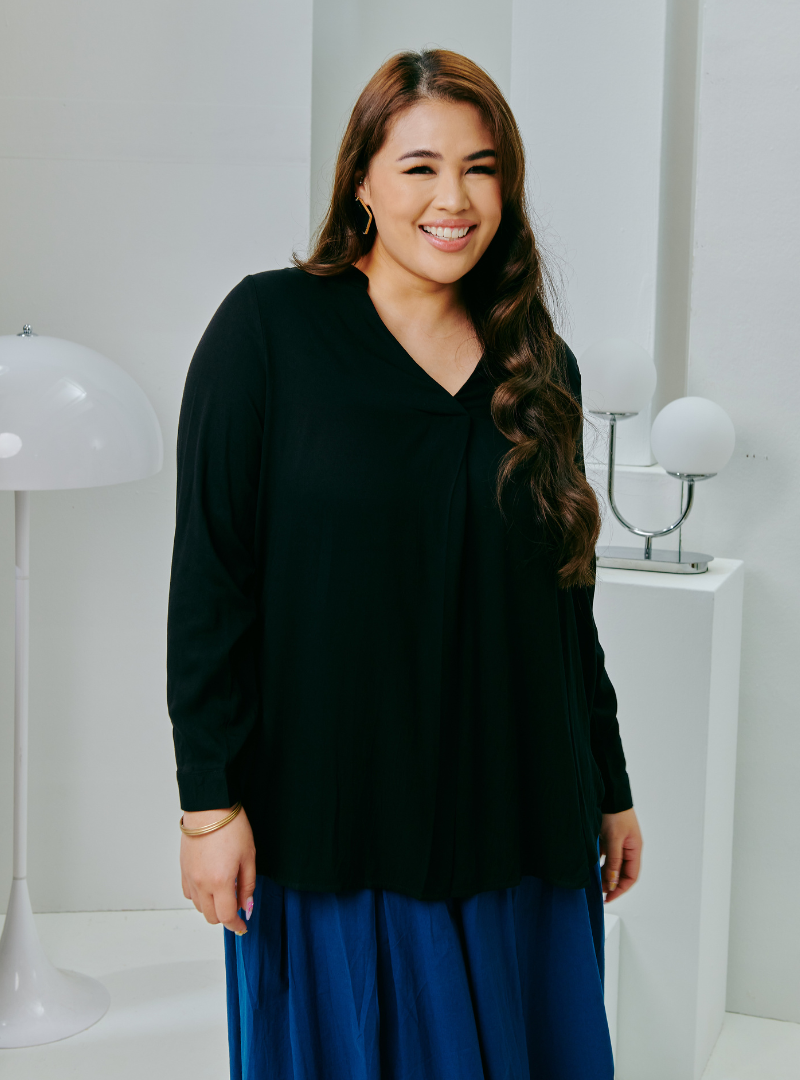 A woman dressed in Black Mandarin Collar OL Series