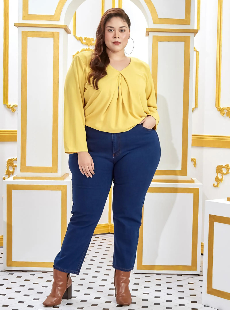 A woman wearing Mid Blue Ms Astrid Basic Jeans