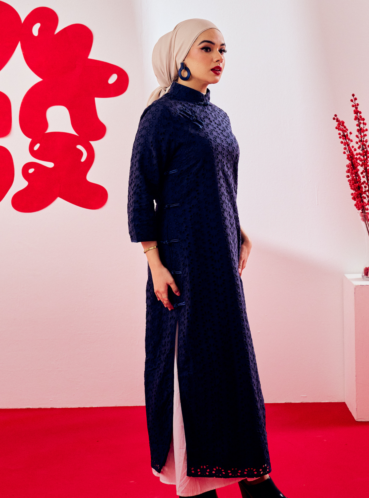 Mi Gu Eyelet Cheongsam Dress - Navy