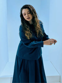 A woman dressed in Oxford Blue Haness Ruffles Collar Cotton Set