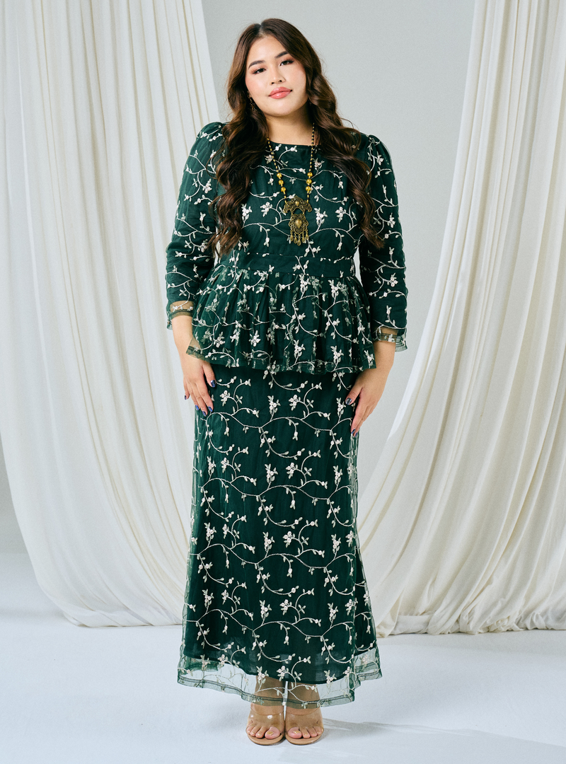 Tun Batrisya Peplum Lace Kurung - Emerald