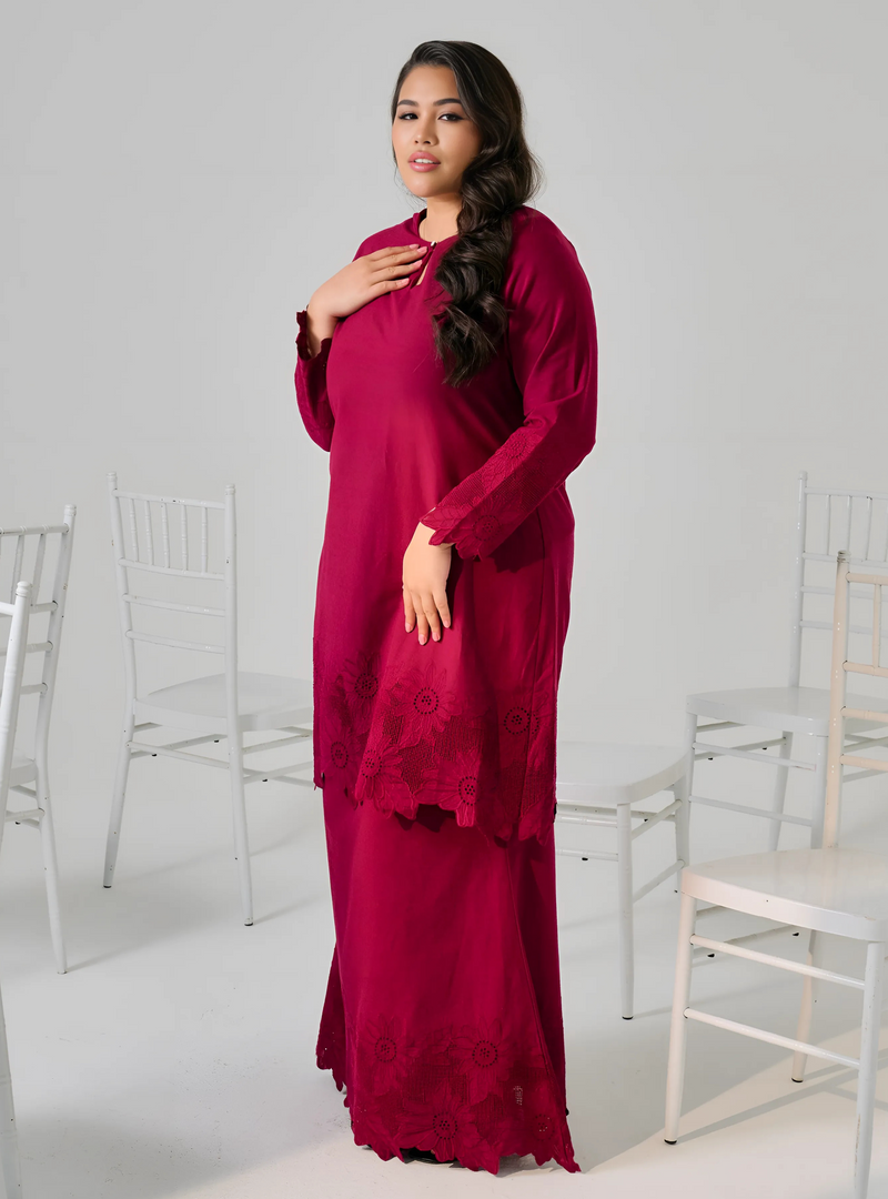 Tun Jemah Eyelet Kurung - Burgundy