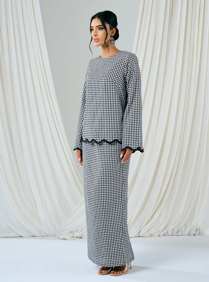 Tun Kalista Gingham Kurung