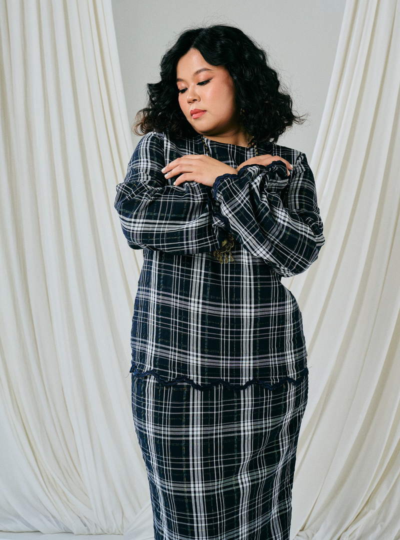 Tun Kyra Gingham Kurung