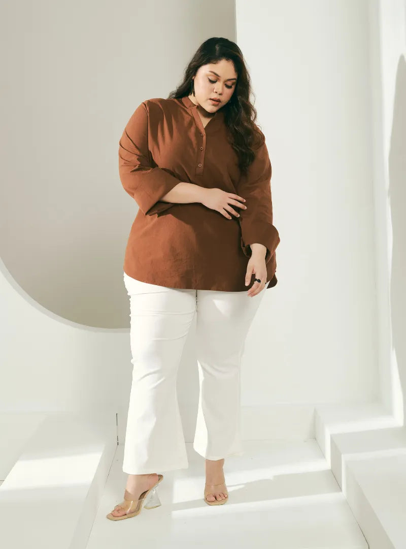 A woman dressed in Walnut Jasper Mandarin Collar Basic Shirt