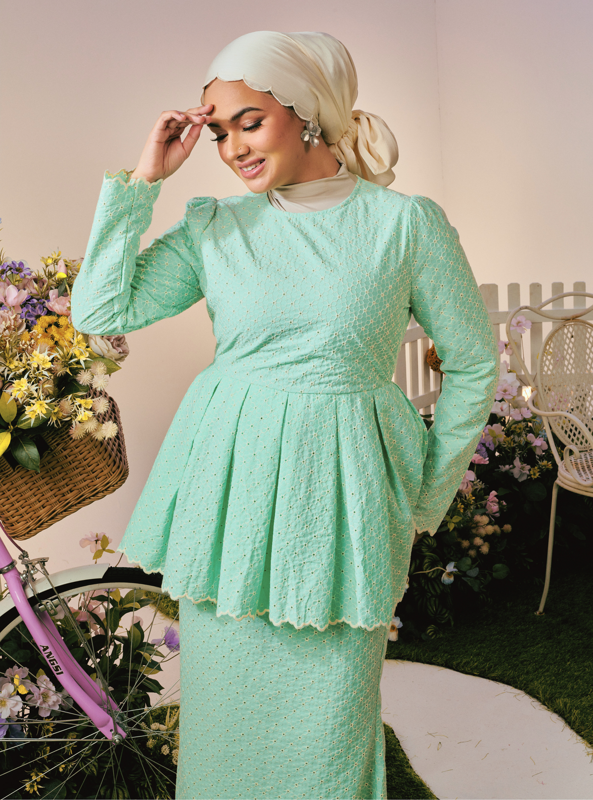 Tun Zera Peplum Embroidered Eyelet Kurung - Mint Green